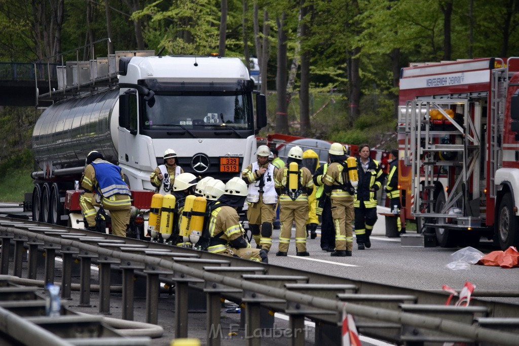 VU Gefahrgut LKW umgestuerzt A 4 Rich Koeln Hoehe AS Gummersbach P155.JPG - Miklos Laubert